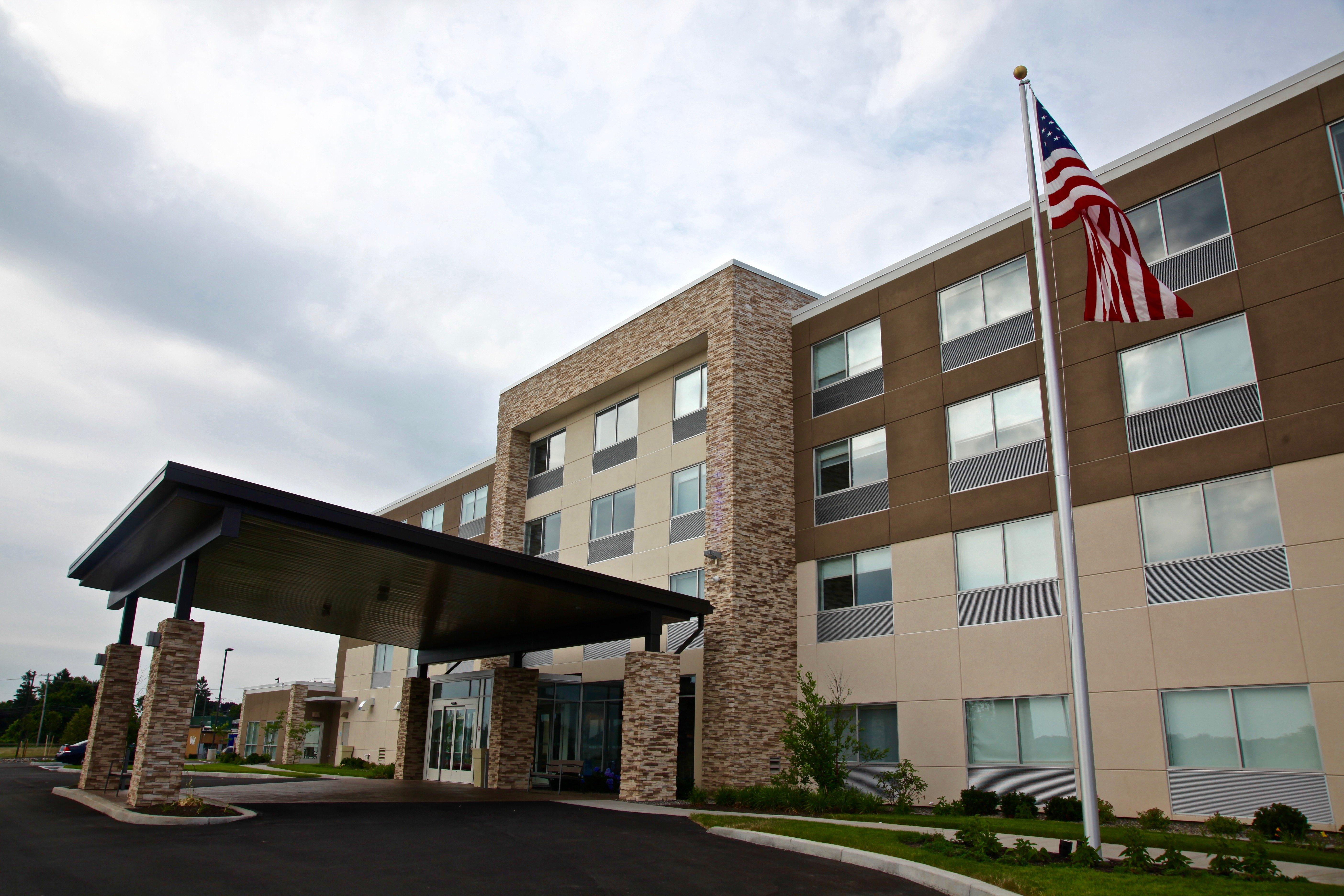 Holiday Inn Express & Suites Oswego By Ihg Экстерьер фото