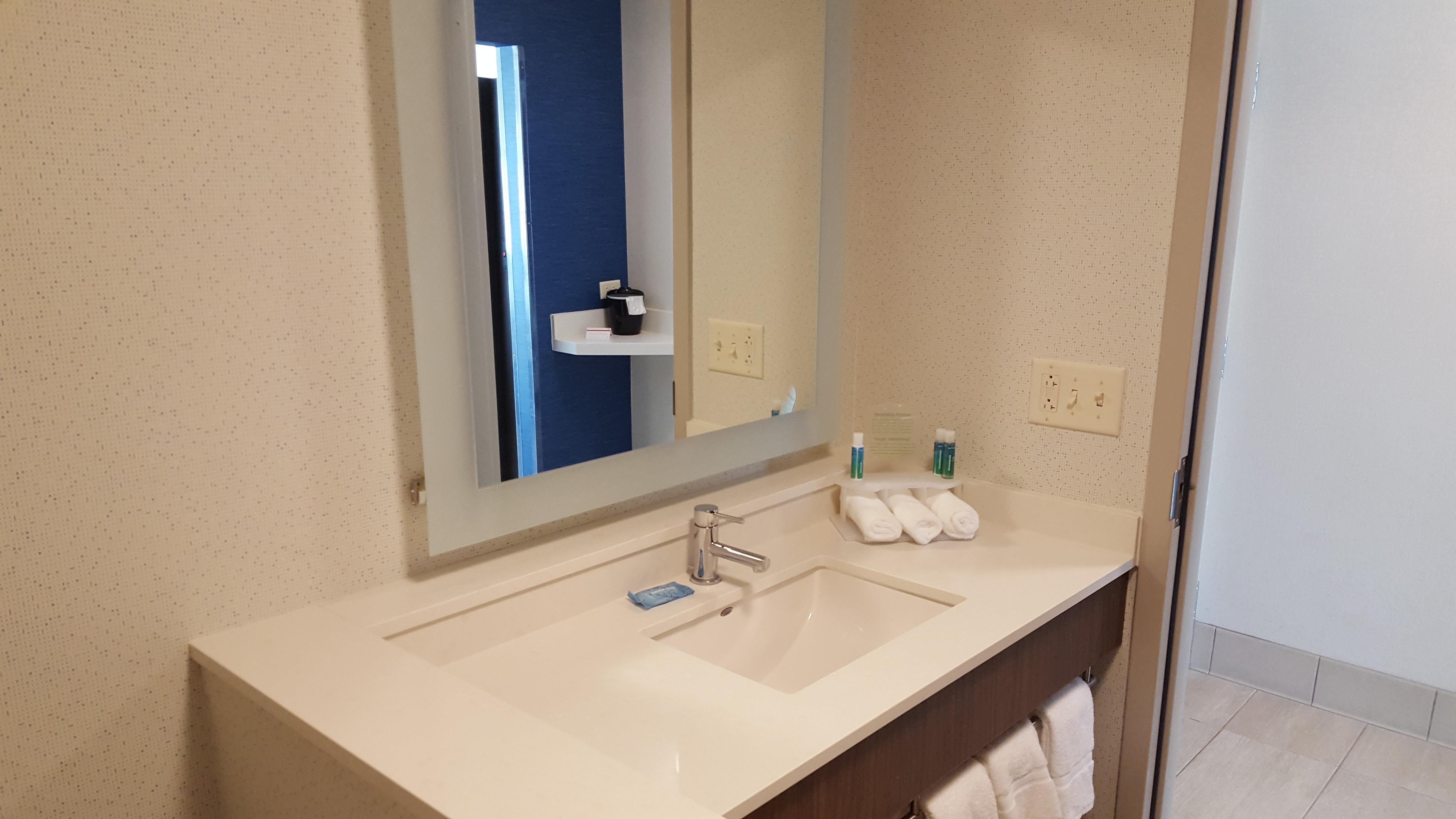 Holiday Inn Express & Suites Oswego By Ihg Экстерьер фото